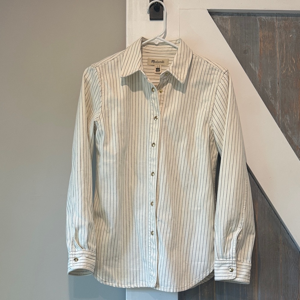 Madewell women’s pinstripe denim Button-Up Shirt